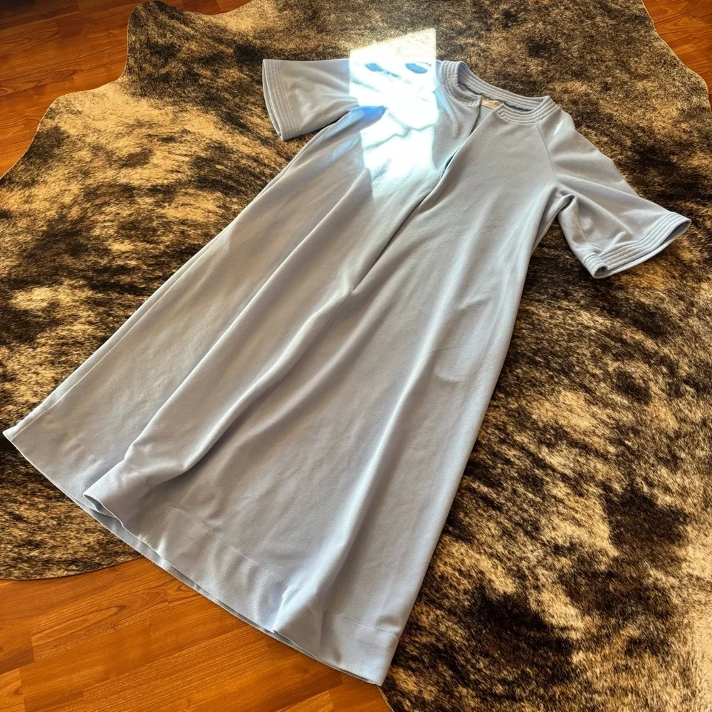 Vintage Vanity Fair Night Gown / Night Dress Size Large. House Coat / Dress